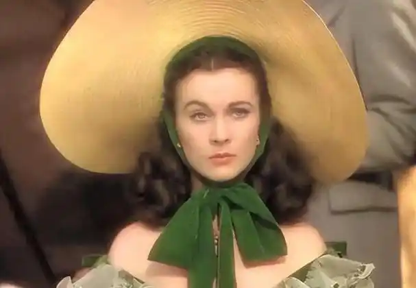 电影《乱世佳人》中,美丽的女主角斯嘉丽,性格与形象有哪些特点