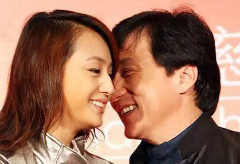 成龙对曹颖关爱有加