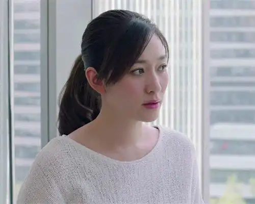 《美好生活》李小冉的手很不女神,不过应该是个贤妻良母