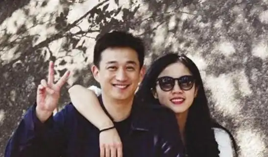 被曝睡女大学生,当众"顶"美女屁股,黄磊"文艺"人设崩塌之路