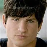 丹尼尔·博克 饰 julian