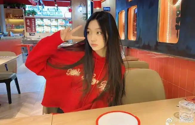 曲芷含的福袋便利店