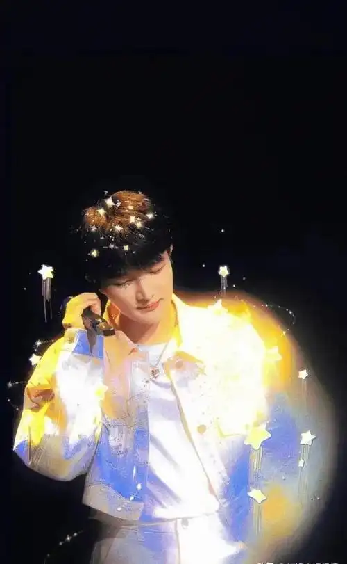 周深如何保持鲜活感,让人觉得亲切又温柔?