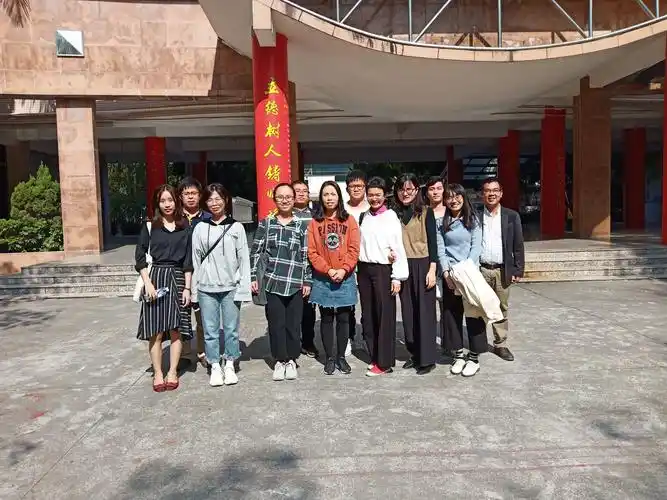 惠东中学历史老师合影留念