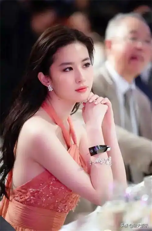 中国五十大美女排行榜,中国十大美女排名第一( 娱乐圈漂亮女明星>街拍