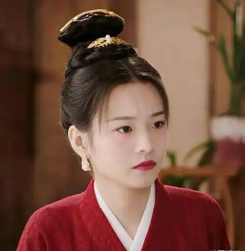 李庚希是隐形资源咖,她拿到了一部大戏,一堆实力派