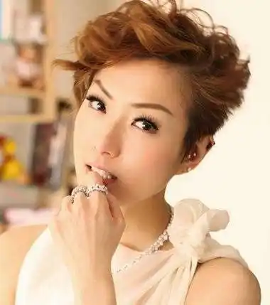 听完郑秀文这首歌才发现,郑秀文不仅智商高而且情商更高