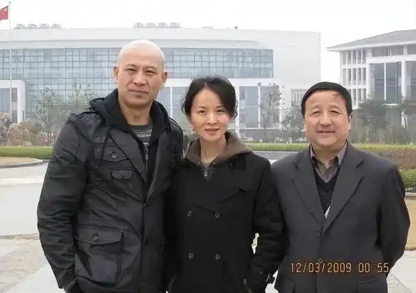 演员谢兰:和丈夫坚持丁克12年愁坏婆婆,39岁意外得子全家乐开怀