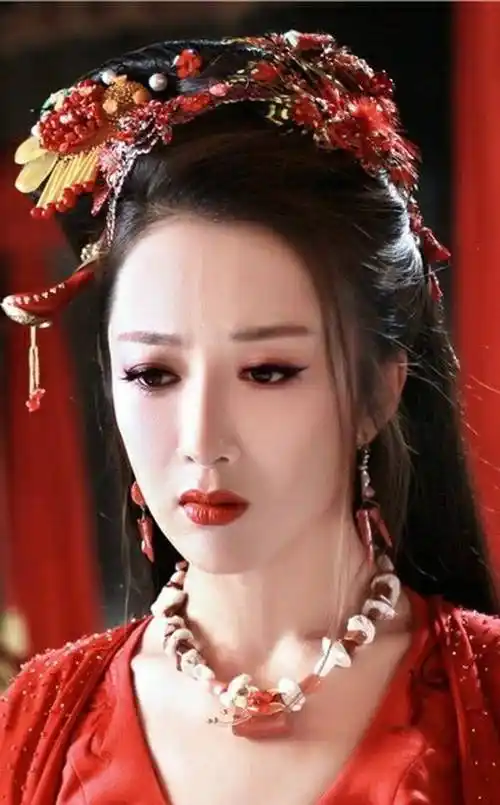 最美"狐狸精",貌美如花被狗咬,微整之后成反派专业户_李依晓_角色_小