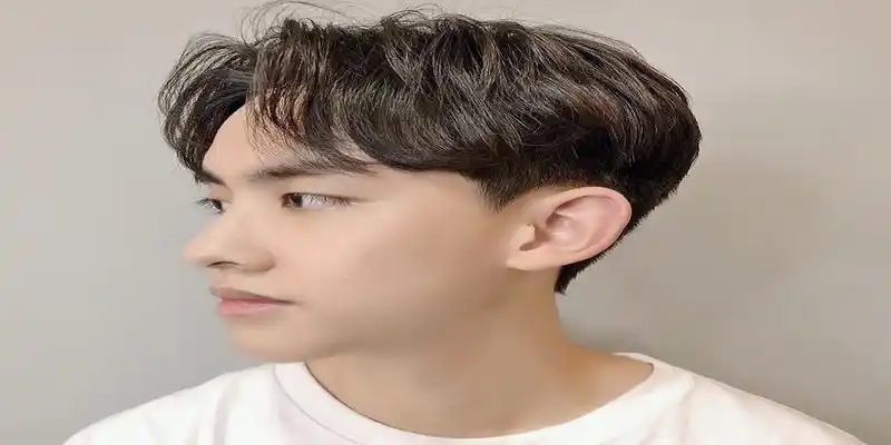 八字刘海教程(男生"八字刘海"时尚帅气)