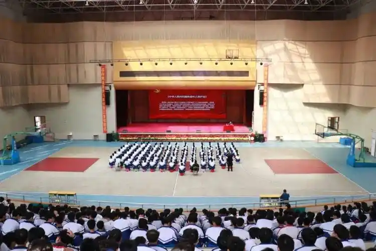 江西省西山学校开展成长路上法治同行法治进校园专题讲座