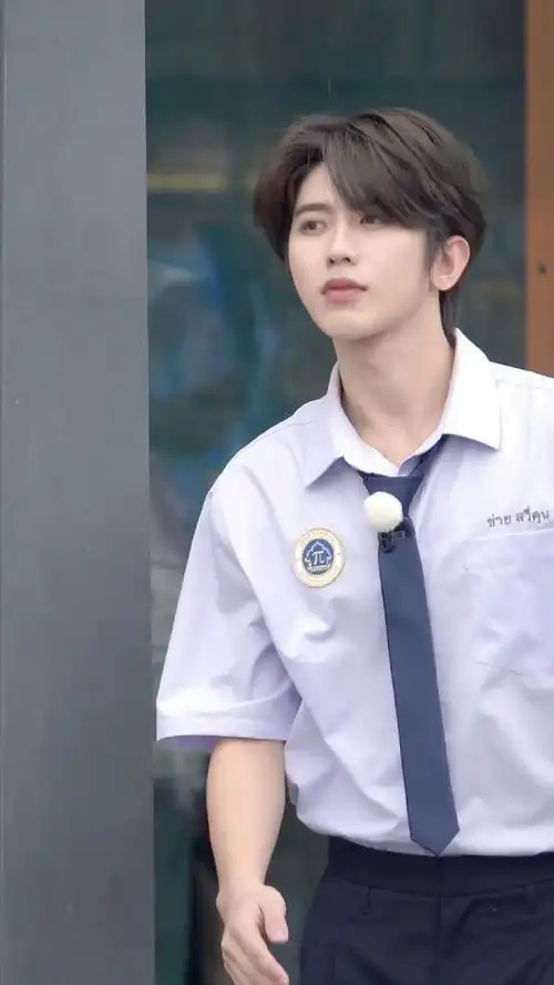 奔跑吧校服路透##蔡徐坤白月光学长