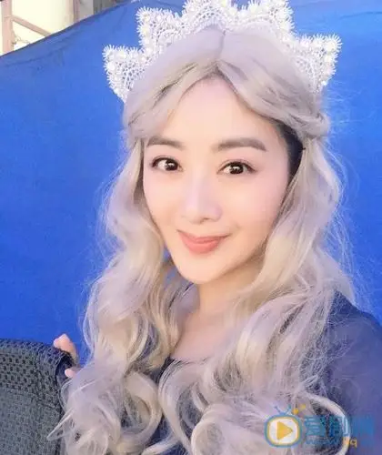 李佳璘个人资料简介_李佳璘图片写真_生活照_家庭背景-明星库