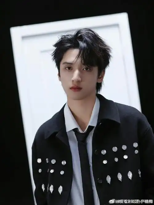 严浩翔清理库存##严浩翔晒库存帅照