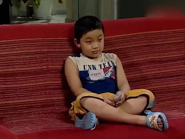 家有儿女夏雨偷卖家里废品就为赚钱买玩具吃饭的锅都给卖了