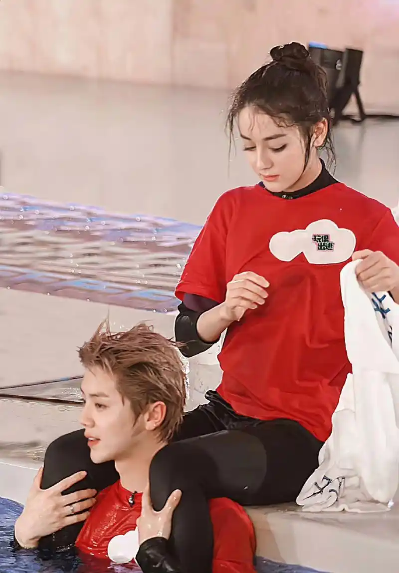 当年奔跑吧兄弟,谁真情实感磕过鹿晗和迪丽热巴这对cp?