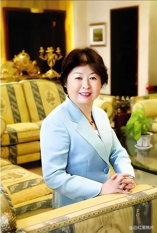 张茵是中国第一位女首富,她走到这个位置的过程充满了坎坷和艰辛.