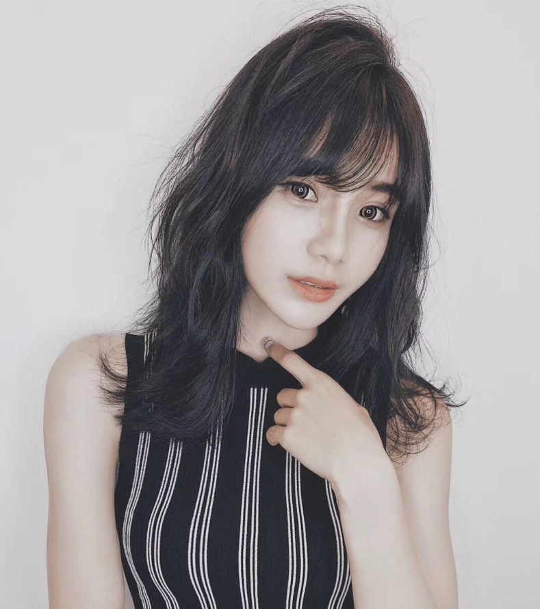 看一眼就会沦陷的"齐肩烫"发型,清爽,简约又大气!