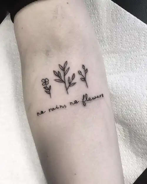 小臂小清新叶子英文字纹身图案