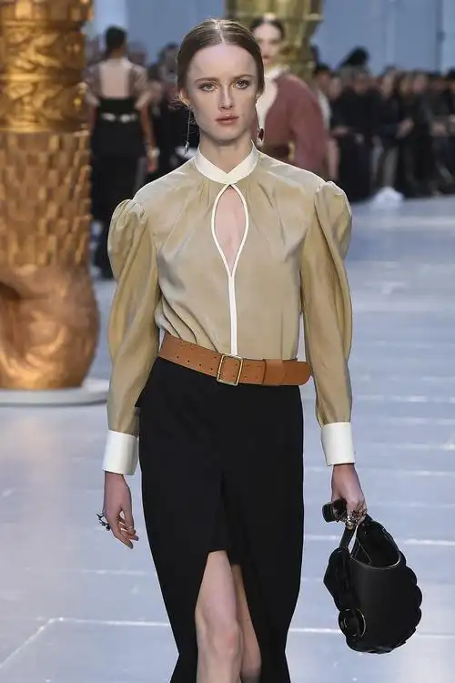 巴黎时装周寇依品牌时装秀