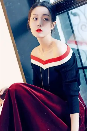 李溪芮明星同款秋冬v领条纹一字领露肩针织衫酒红高腰半身裙长裙