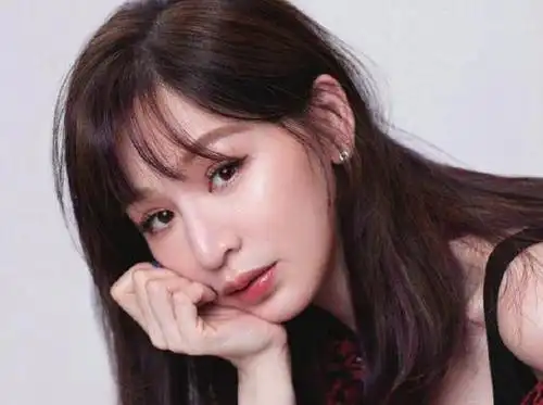 王少伟大嘴巴,说出王心凌现阶段的代言工资,有嫉妒攀比的意思