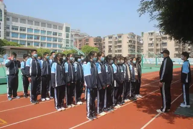 瑞安市滨江中学 校园新闻 滨江中学九年级师生如期开学