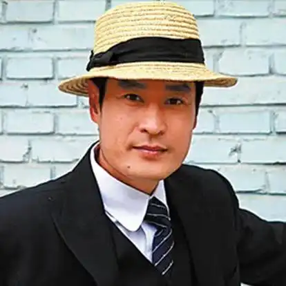 陈锐,出生于1961年,广东省广州市人,中国电影演员.