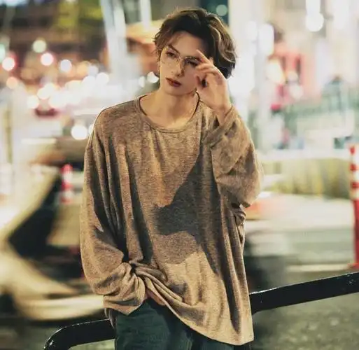 不得不说朱正廷的颜值真的很高什么样的发型都能轻松驾驭