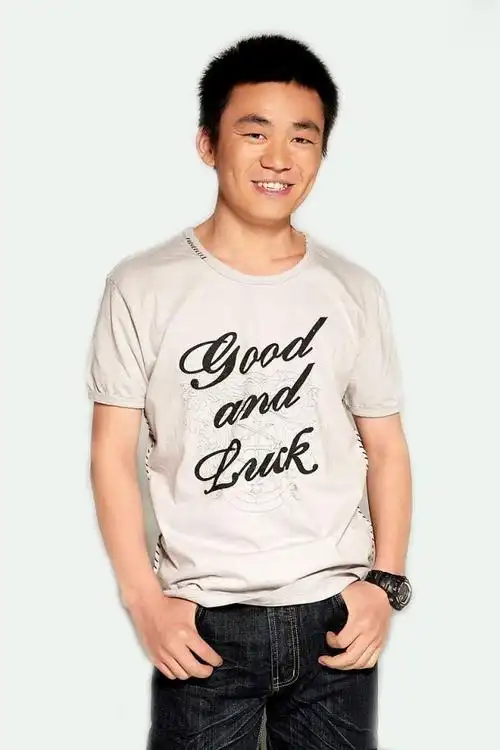 演员王宝强手机桌面壁纸