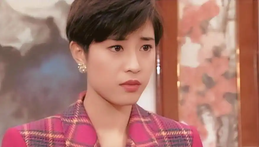 她的短发造型,真的是人间极品|陈法蓉|大背头|造型_新浪新闻