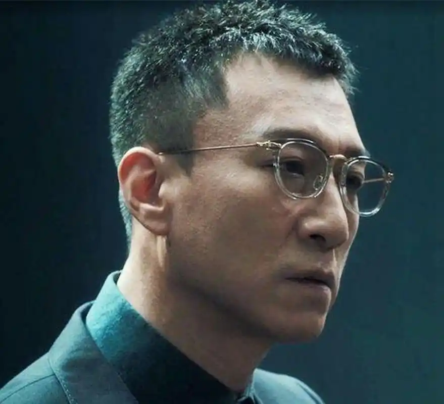 近日,随着《扫黑风暴》的热播,孙红雷的演技再次成了大家热议的话题