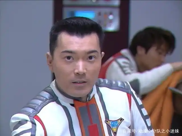 迪迦奥特曼胜利队的七位成员,居间惠和丽娜队员是不是童年的女神