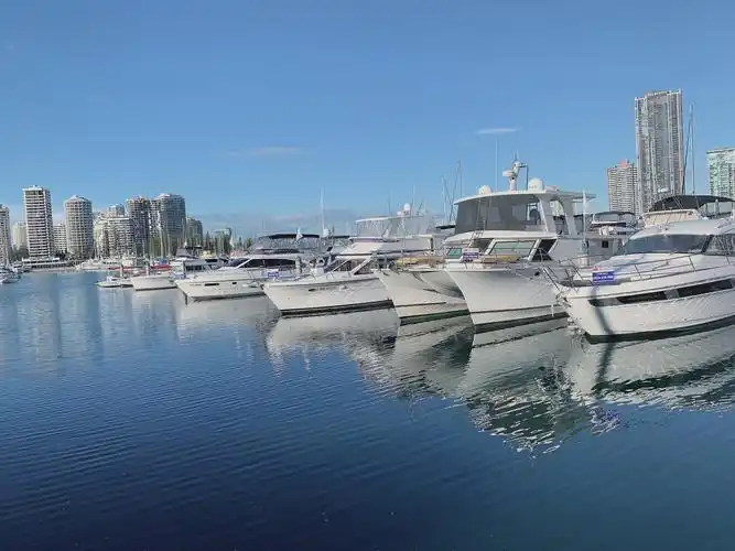 慢游澳大利亚—乘私人游艇游黄金海岸