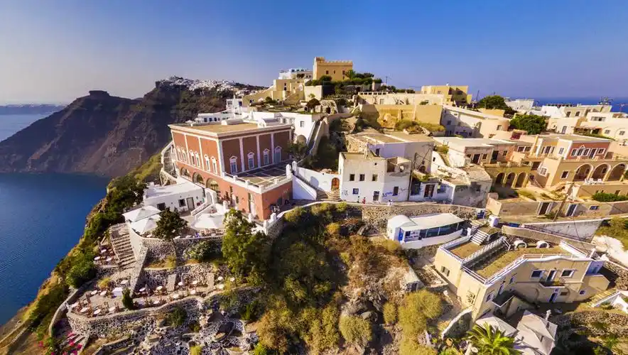 圣托里尼:天堂的颜色是洁白和蔚蓝  圣托里尼又名锡拉,是希腊著名的