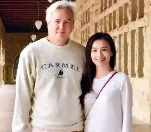 第一美人20岁嫁入豪门,被张庭抢走老公_曾哲贞