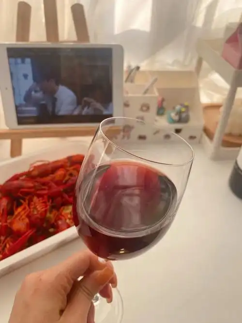 酒蒙子闭入女孩子微醺好喝不上头