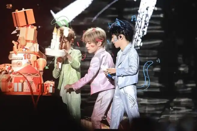 超话92#tfboys十年之约演唱会#09  插  播  一  条  友  爱 资 讯