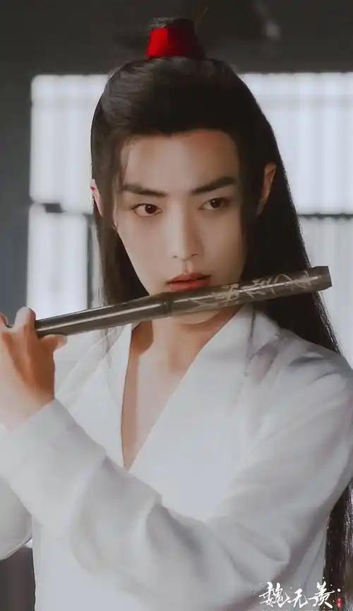 龚俊的温客行吹箫肖战的魏无羡吹笛你觉得谁的吹奏画面最美