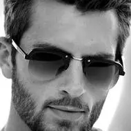 络腮胡子大叔头像 霸气范儿叼烟的成熟大叔头像_qq男生头像_找个性网