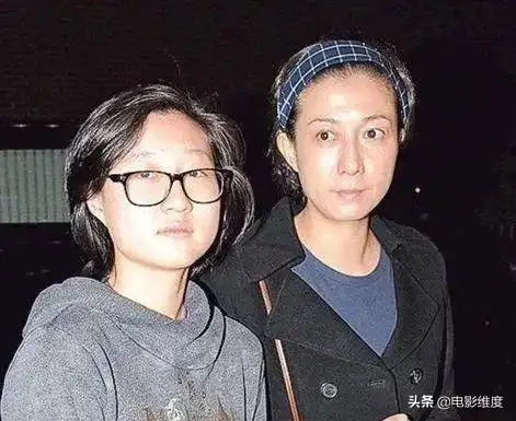 周润发女儿福喜(娱乐圈中有名的私生子,成龙,谭校长,发哥纷纷中枪!