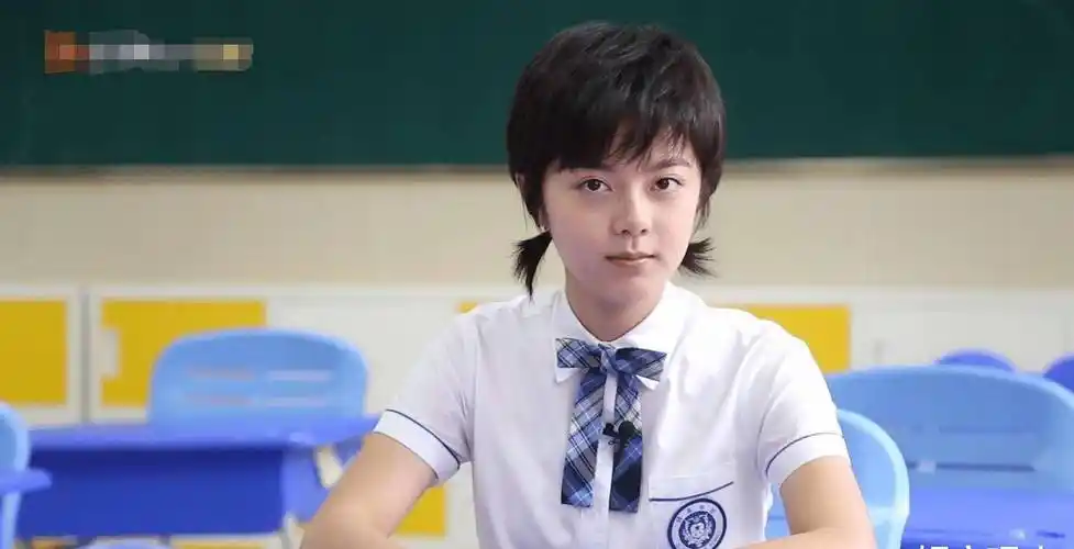 赵今麦更新校服照,摆脱"林妙妙"固有印象,摇身一变成女神_妹妹_感觉