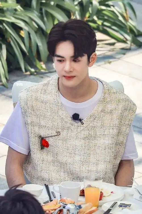 61国庆假期快乐61曾舜晞超话87#曾舜晞1009生日快乐##曾舜晞牛