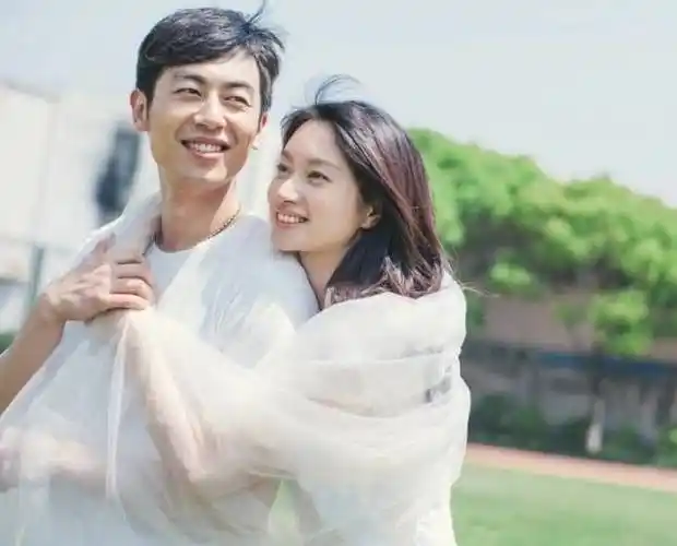 有朱亚文这样一位尊重理解自己的好老公,这也是沈佳妮能够坦然从容做