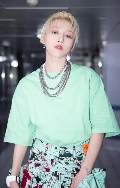 刘雨昕的短发造型,为何这么飒酷,又这么撩人?