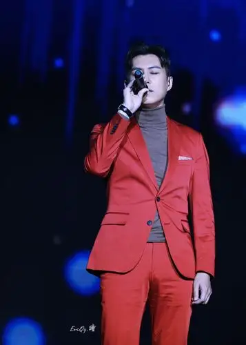 虽然你已不年少,可在我心里,你依然是一副温暖的