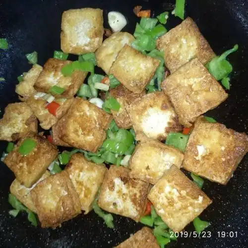 第3步(油炸老豆腐的做法)