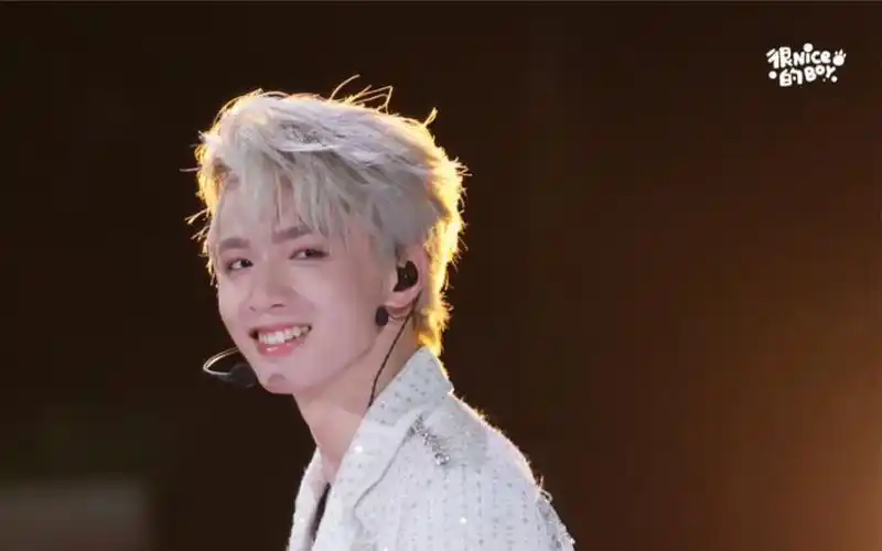 【刘耀文】这么温柔的笑,见你一面特别值得