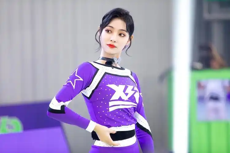 许佳琪《小巨人运动会》最新造型公开,耳后反翘短发显俏皮可爱!