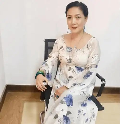 原创沈丹萍第一位嫁外国人的女星连生二个女儿今和丈夫恩爱如初